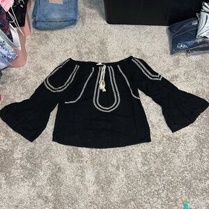 FLYING TOMATO OFF OR ON THE SHOULDER BELL SLEEVE EMBROIDERED BLOUSE SIZE MEDIUM